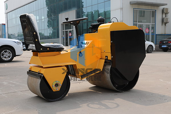 小型压路机