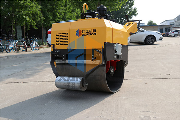 小型压路机