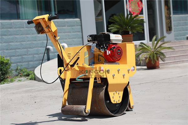 小型压路机