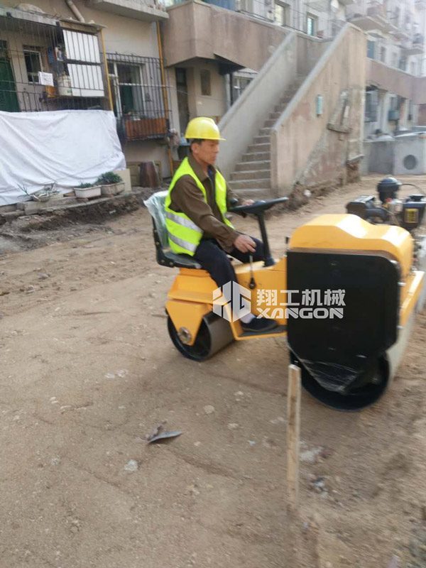 小型压路机