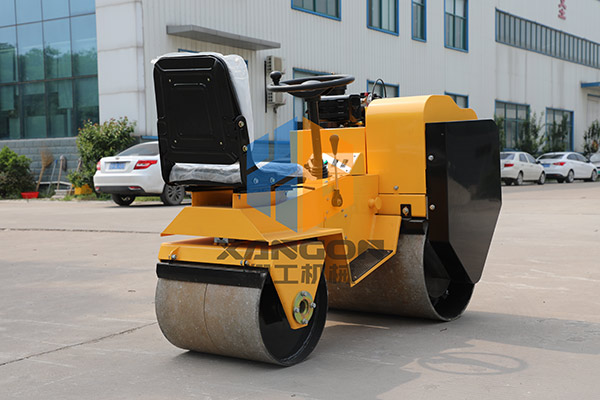 小型压路机