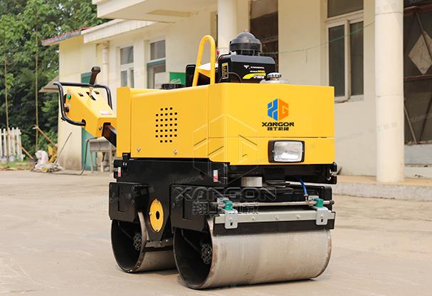 小型压路机