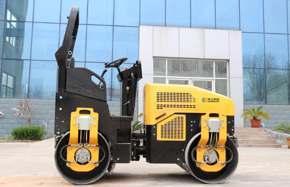 小型压路机